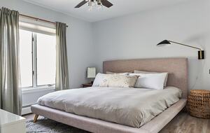 Newtown Court Getaway | Stylish Home for Families & Friends - Hampton Bays, New York