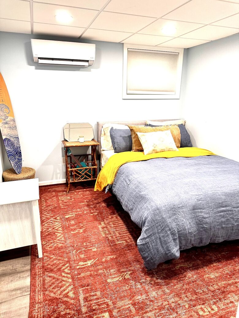 Newtown Court Getaway | Stylish Home for Families & Friends - Hampton Bays, New York