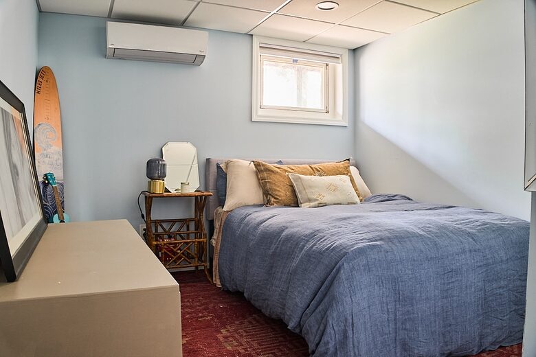 Newtown Court Getaway | Stylish Home for Families & Friends - Hampton Bays, New York