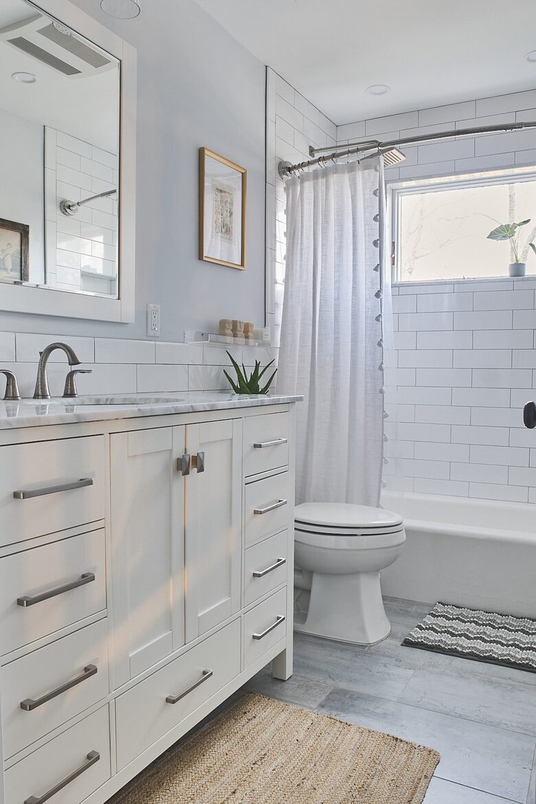 Newtown Court Getaway | Stylish Home for Families & Friends - Hampton Bays, New York