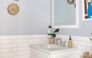 Newtown Court Getaway | Stylish Home for Families & Friends - Hampton Bays, New York