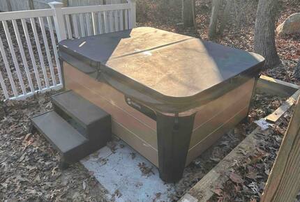 Newtown Court Getaway | Stylish Home for Families & Friends - Hampton Bays, New York