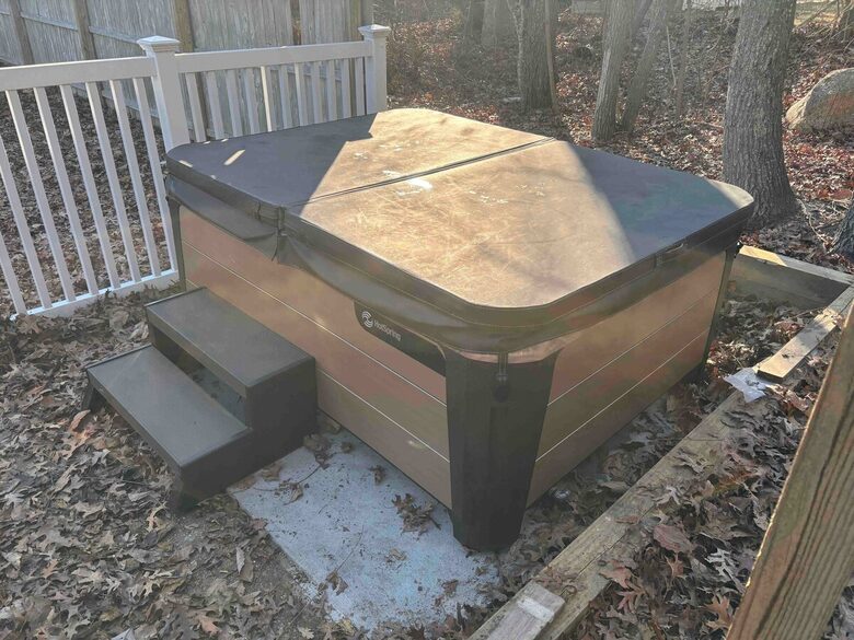 Newtown Court Getaway | Stylish Home for Families & Friends - Hampton Bays, New York