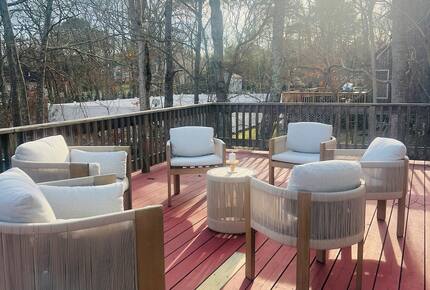 Newtown Court Getaway | Stylish Home for Families & Friends - Hampton Bays, New York