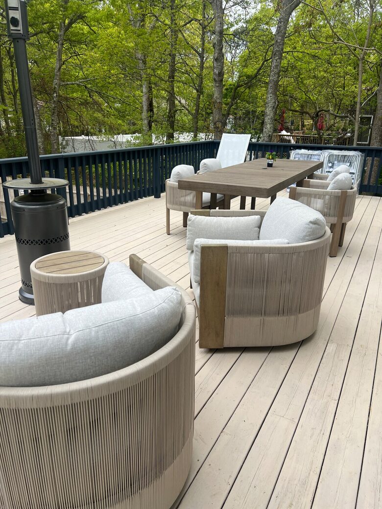 Newtown Court Getaway | Stylish Home for Families & Friends - Hampton Bays, New York