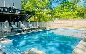 Newtown Court Getaway | Stylish Home for Families & Friends - Hampton Bays, New York