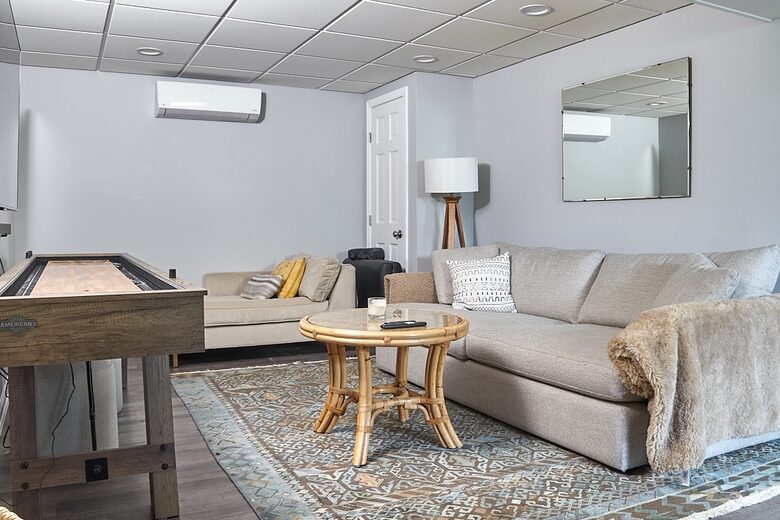 Newtown Court Getaway | Stylish Home for Families & Friends - Hampton Bays, New York