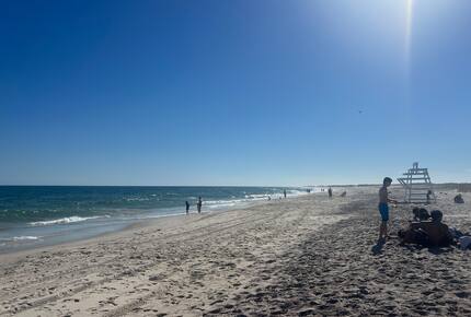 Newtown Court Getaway | Stylish Home for Families & Friends - Hampton Bays, New York