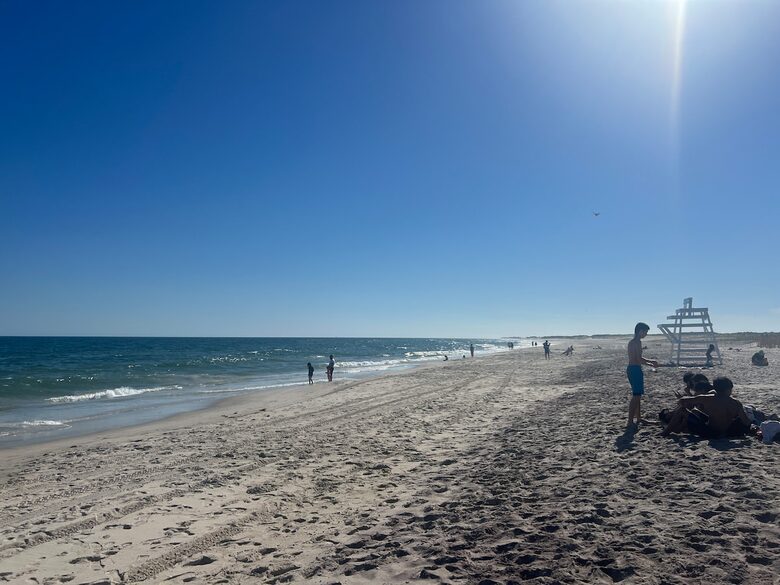 Newtown Court Getaway | Stylish Home for Families & Friends - Hampton Bays, New York