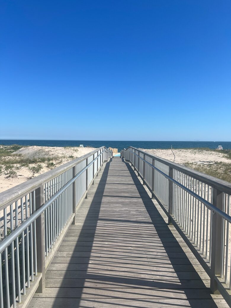 Newtown Court Getaway | Stylish Home for Families & Friends - Hampton Bays, New York