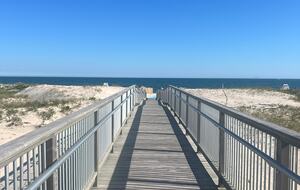 Newtown Court Getaway | Stylish Home for Families & Friends - Hampton Bays, New York