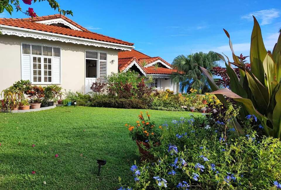 Oceanview Escape Near Bacolet Point Beaches - Bacolet Point, Scarborough, Trinidad and Tobago