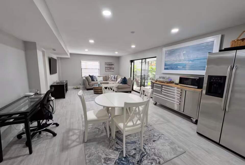 Sarasota Hideaway | 1 Mile from Siesta Key Beach & Village - Sarasota, Florida