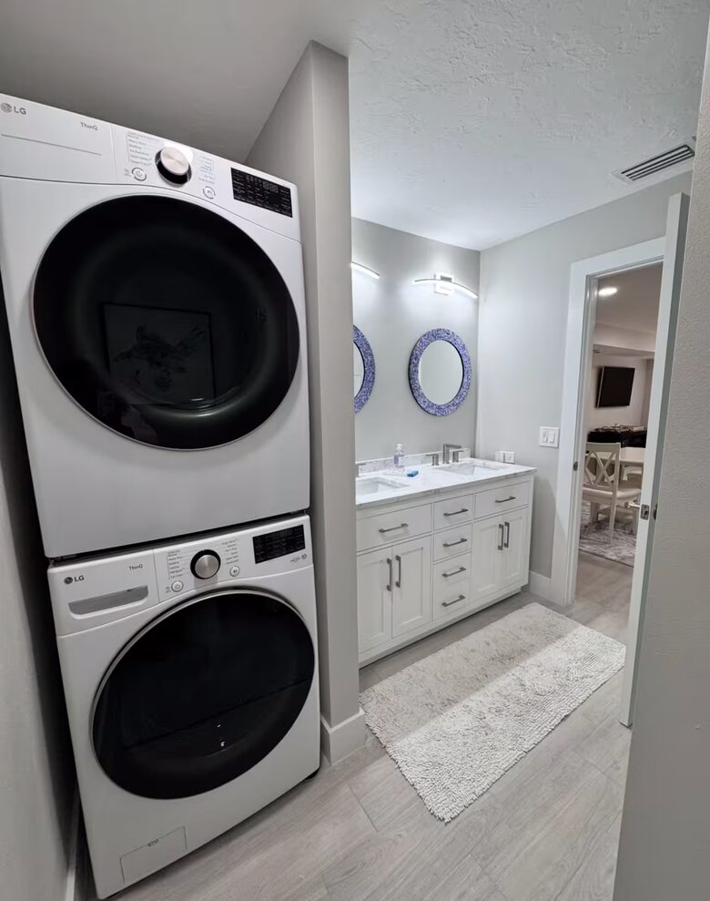 Sarasota Hideaway | 1 Mile from Siesta Key Beach & Village - Sarasota, Florida