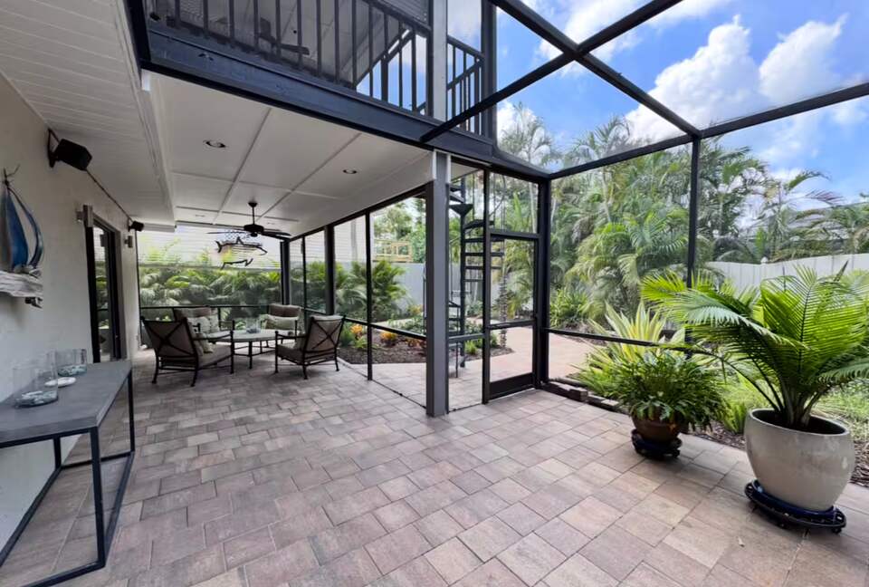 Sarasota Hideaway | 1 Mile from Siesta Key Beach & Village - Sarasota, Florida