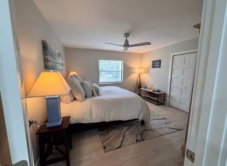 Sarasota Hideaway | 1 Mile from Siesta Key Beach & Village - Sarasota, Florida