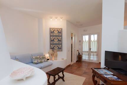 Villa Gioia, a Quiet Coastal Retreat Near Pula & Sardinia’s Famous Beaches - Fox 'e Sali-Monte Agumu, Italy