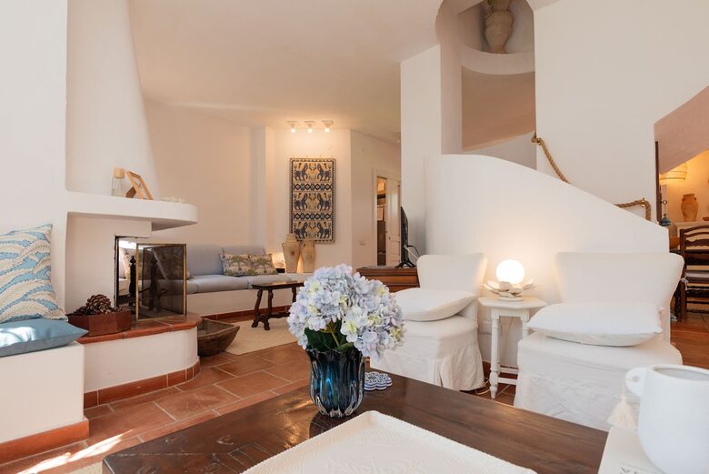 Villa Gioia, a Quiet Coastal Retreat Near Pula & Sardinia’s Famous Beaches - Fox 'e Sali-Monte Agumu, Italy