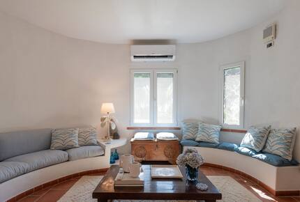 Villa Gioia, a Quiet Coastal Retreat Near Pula & Sardinia’s Famous Beaches - Fox 'e Sali-Monte Agumu, Italy