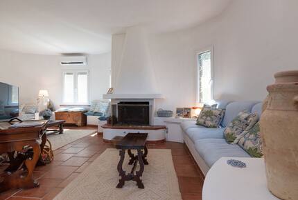 Villa Gioia, a Quiet Coastal Retreat Near Pula & Sardinia’s Famous Beaches - Fox 'e Sali-Monte Agumu, Italy