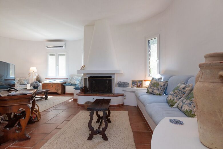 Villa Gioia, a Quiet Coastal Retreat Near Pula & Sardinia’s Famous Beaches - Fox 'e Sali-Monte Agumu, Italy