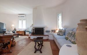 Villa Gioia, a Quiet Coastal Retreat Near Pula & Sardinia’s Famous Beaches - Fox 'e Sali-Monte Agumu, Italy