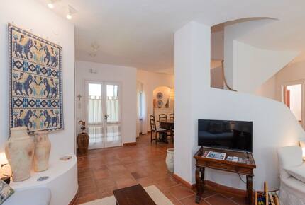 Villa Gioia, a Quiet Coastal Retreat Near Pula & Sardinia’s Famous Beaches - Fox 'e Sali-Monte Agumu, Italy