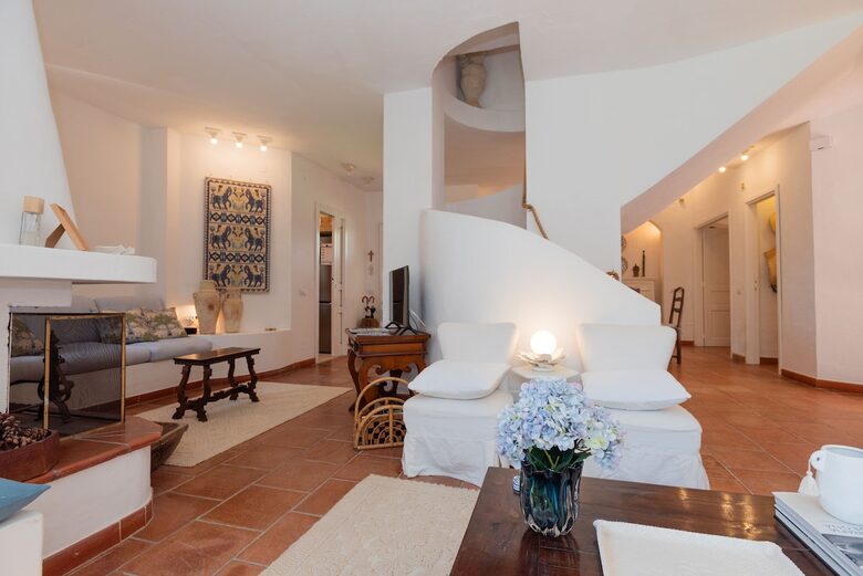 Villa Gioia, a Quiet Coastal Retreat Near Pula & Sardinia’s Famous Beaches - Fox 'e Sali-Monte Agumu, Italy