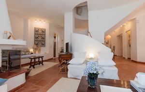 Villa Gioia, a Quiet Coastal Retreat Near Pula & Sardinia’s Famous Beaches - Fox 'e Sali-Monte Agumu, Italy