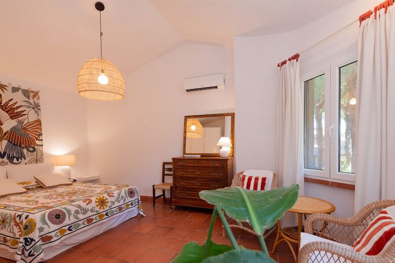 Villa Gioia, a Quiet Coastal Retreat Near Pula & Sardinia’s Famous Beaches - Fox 'e Sali-Monte Agumu, Italy