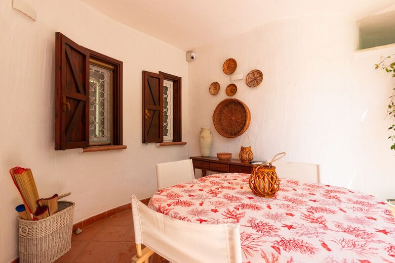 Villa Gioia, a Quiet Coastal Retreat Near Pula & Sardinia’s Famous Beaches - Fox 'e Sali-Monte Agumu, Italy