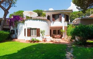 Villa Gioia, a Quiet Coastal Retreat Near Pula & Sardinia’s Famous Beaches - Fox 'e Sali-Monte Agumu, Italy