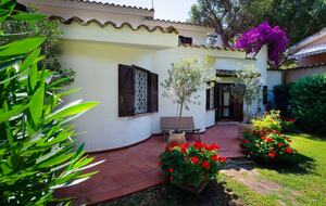 Villa Gioia, a Quiet Coastal Retreat Near Pula & Sardinia’s Famous Beaches - Fox 'e Sali-Monte Agumu, Italy