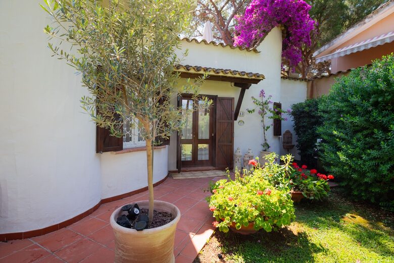 Villa Gioia, a Quiet Coastal Retreat Near Pula & Sardinia’s Famous Beaches - Fox 'e Sali-Monte Agumu, Italy