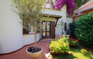 Villa Gioia, a Quiet Coastal Retreat Near Pula & Sardinia’s Famous Beaches - Fox 'e Sali-Monte Agumu, Italy