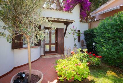 Villa Gioia, a Quiet Coastal Retreat Near Pula & Sardinia’s Famous Beaches - Fox 'e Sali-Monte Agumu, Italy