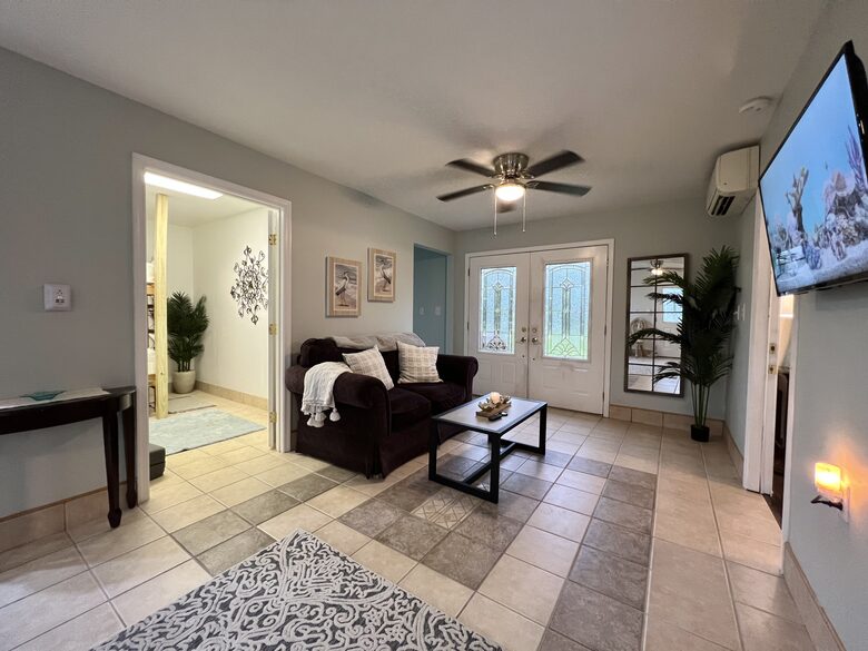 The Chesapeake Haven | 5-Acre Private Beach Getaway - Gloucester County, Virginia