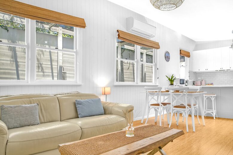 Absolute Beachfront Living with Forever Ocean Views & Sands at your Doorstep! - Palm Beach, Australia