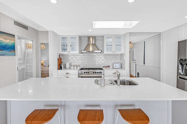 Absolute Beachfront Living with Forever Ocean Views & Sands at your Doorstep! - Palm Beach, Australia