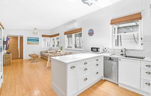 Absolute Beachfront Living with Forever Ocean Views & Sands at your Doorstep! - Palm Beach, Australia