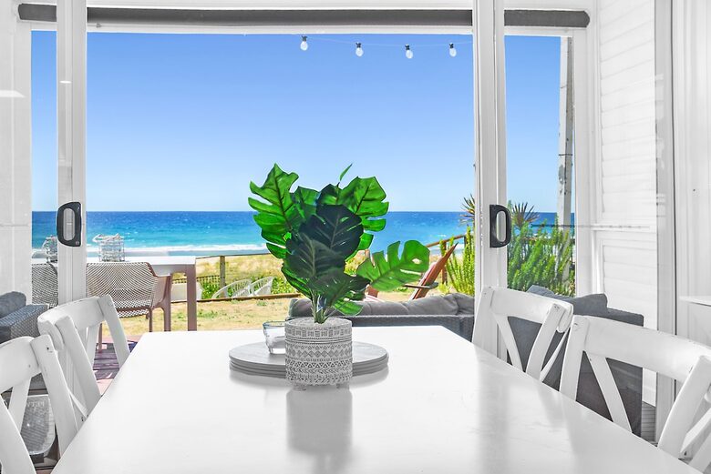 Absolute Beachfront Living with Forever Ocean Views & Sands at your Doorstep! - Palm Beach, Australia