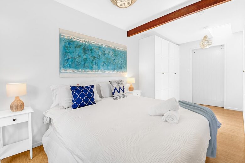 Absolute Beachfront Living with Forever Ocean Views & Sands at your Doorstep! - Palm Beach, Australia