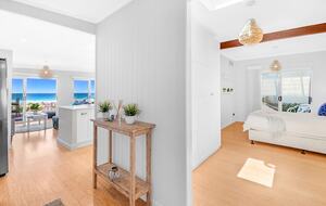 Absolute Beachfront Living with Forever Ocean Views & Sands at your Doorstep! - Palm Beach, Australia