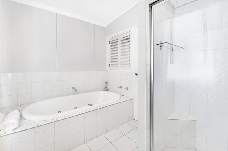 Absolute Beachfront Living with Forever Ocean Views & Sands at your Doorstep! - Palm Beach, Australia