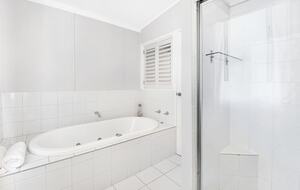 Absolute Beachfront Living with Forever Ocean Views & Sands at your Doorstep! - Palm Beach, Australia