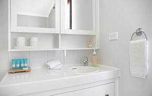 Absolute Beachfront Living with Forever Ocean Views & Sands at your Doorstep! - Palm Beach, Australia