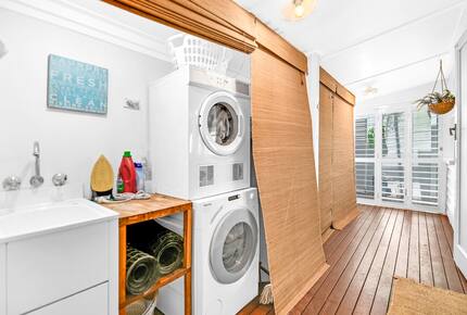 Absolute Beachfront Living with Forever Ocean Views & Sands at your Doorstep! - Palm Beach, Australia