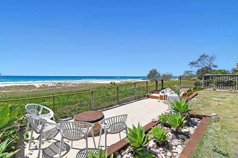 Absolute Beachfront Living with Forever Ocean Views & Sands at your Doorstep! - Palm Beach, Australia