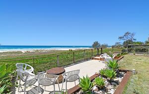 Absolute Beachfront Living with Forever Ocean Views & Sands at your Doorstep! - Palm Beach, Australia