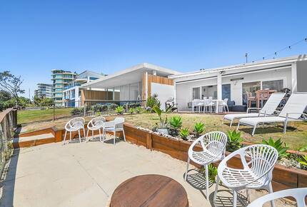 Absolute Beachfront Living with Forever Ocean Views & Sands at your Doorstep! - Palm Beach, Australia